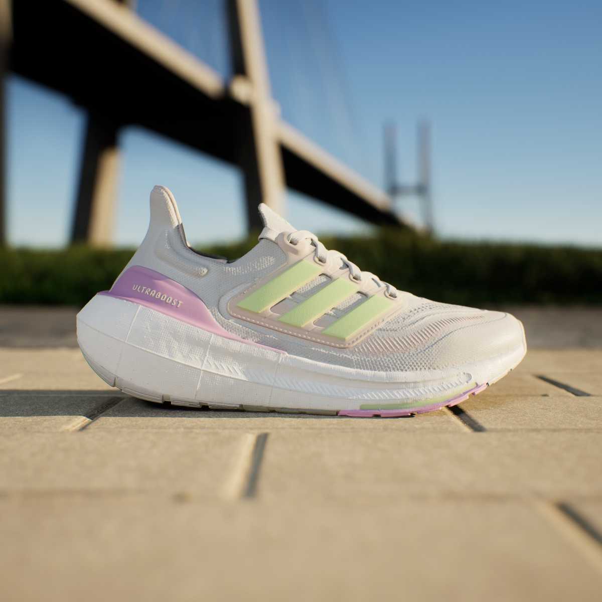 ULTRABOOST LIGHT W 